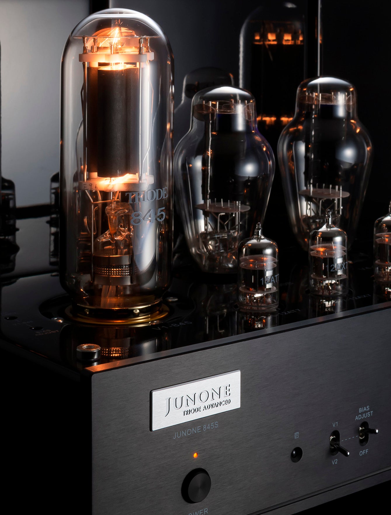 Triode JUNO845