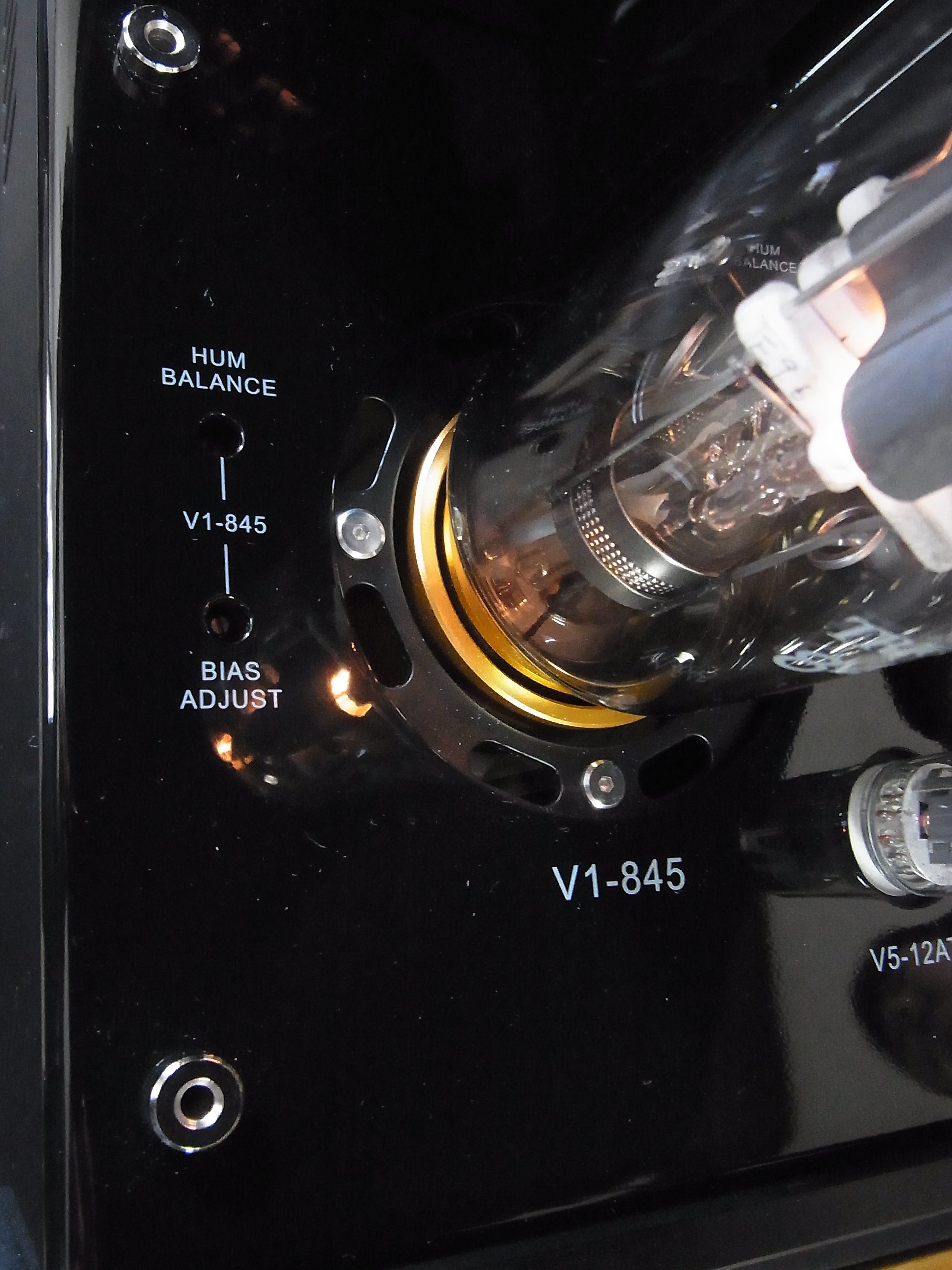 Triode JUNO845